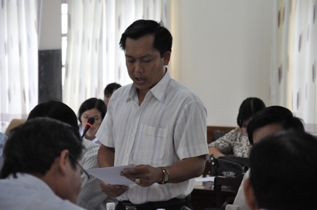 Phó Chủ tịch UBND huyện Ea Súp Bun Thó Lào giải trình tại buổi họp báo