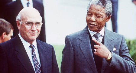Đã có nhiều cuộc thương thuyết khó khăn trước khi Tổng thống Nam Phi FW de Klerk đồng ý bầu cử một người, một phiếu. Hai người đã cùng được trao giải Nobel Hòa bình năm 1993 vì những đóng góp kết thúc chủ nghĩa phân biệt chủng tộc apartheid