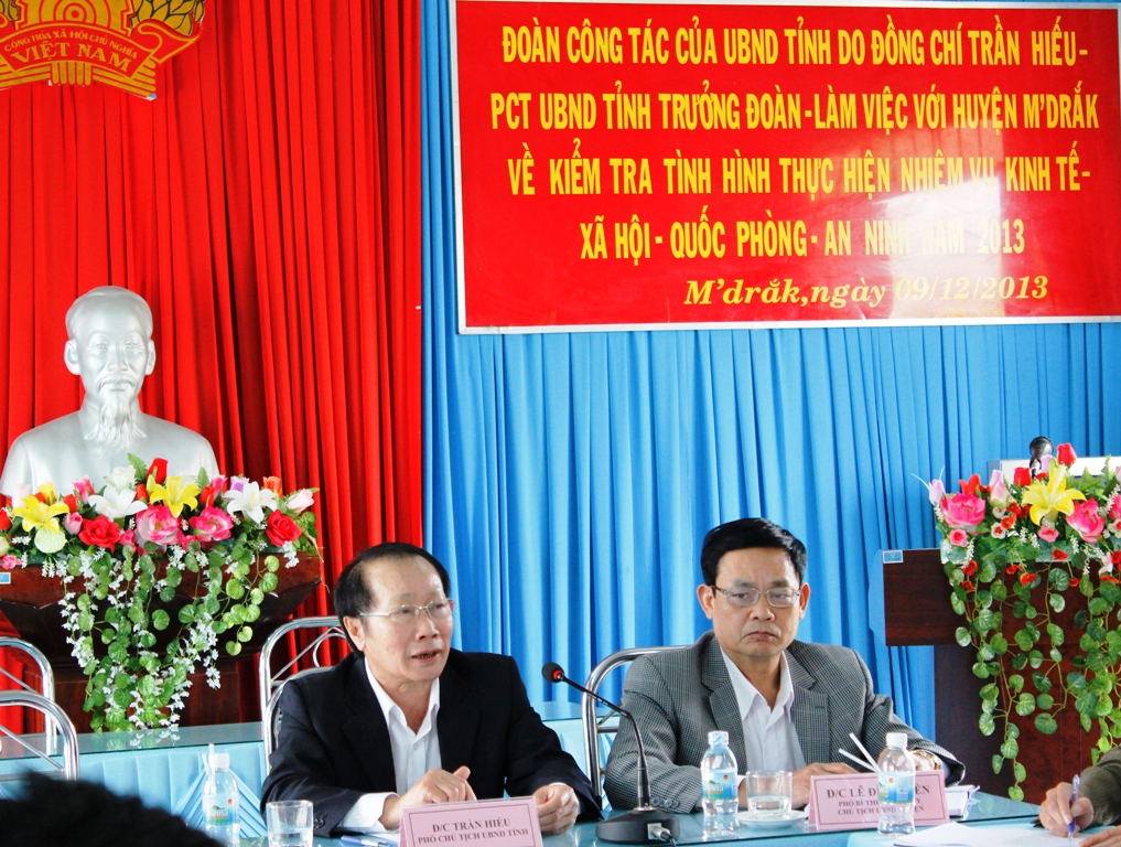 Phó CT UBND tỉnh Trần Hiếu phát biểu tại buổi làm việc tại MDrak (1).jpg