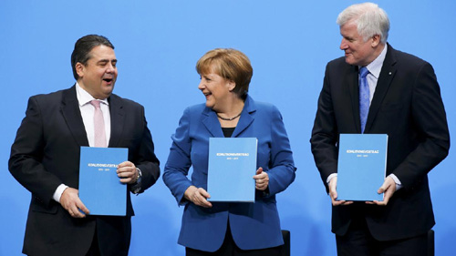 ãnh đạo 3 đảng liên minh của Đức cầm bản sao Hiệp ước liên minh cầm quyền