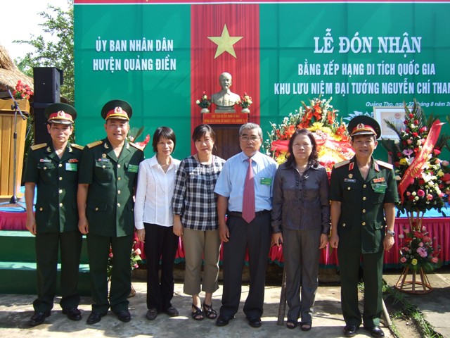Đón bằng công nhận  Di tích  cấp Quốc gia Khu  tưởng niệm  Đại tướng Nguyễn  Chí Thanh.