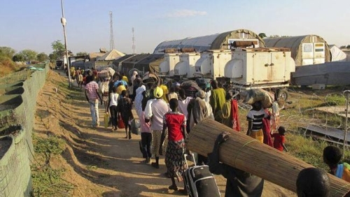 Người dân Nam Sudan lũ lượt sơ tán do lo ngại nội chiến
