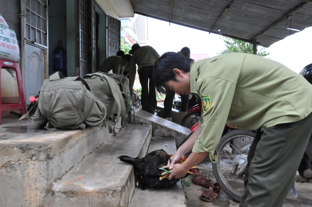 Với địa bàn rộng, mỗi chuyến tuần tra thường kéo dài vài ngày nên việc chuẩn bị lương thực thực phẩm là một công đoạn rất quan trọng