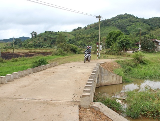Những cây cầu nông thôn đang mang đến sức sống cho những vùng còn nhiều khó khăn của tỉnh.