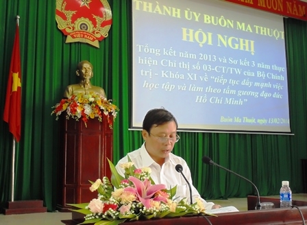 Bí thư Thành ủy Nguyễn Viết Tượng phát biểu tại Hội nghị