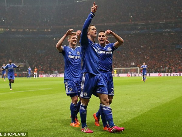 Torres mang niềm vui đến cho Chelsea từ rất sớm