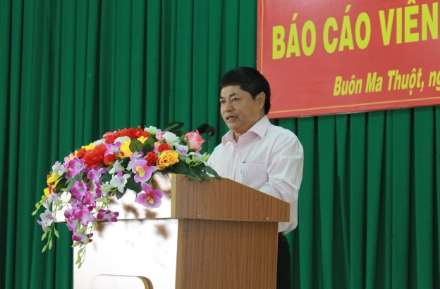 Đồng chí Phạm Minh Tấn, Trưởng Ban Tuyên giáo Tỉnh ủy, phát biểu khai mạc hội nghị.