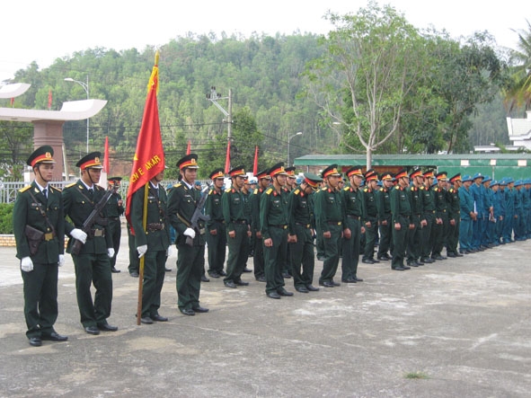 Quang cảnh lễ ra quân huấn luyện của Ban CHQS huyện Ea Kar. Ảnh: P.D