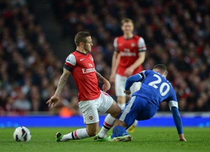 Arsenal (áo đỏ) sẽ có chuyến làm khách khó khăn tại Goodison Park 