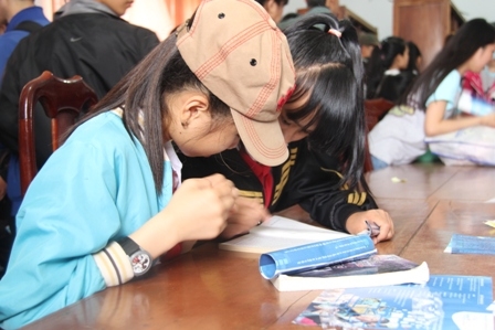 Thư viện thị xã Buôn Hồ (tỉnh Dak Lak) luôn thu hút đông đảo học sinh đến đọc sách