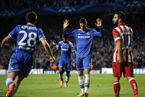 Torres ghi bàn mở tỷ số trận đấu