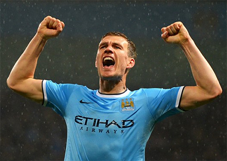 Người hùng Dzeko mở toang cánh cửa tới ngô vô địch cho Man City