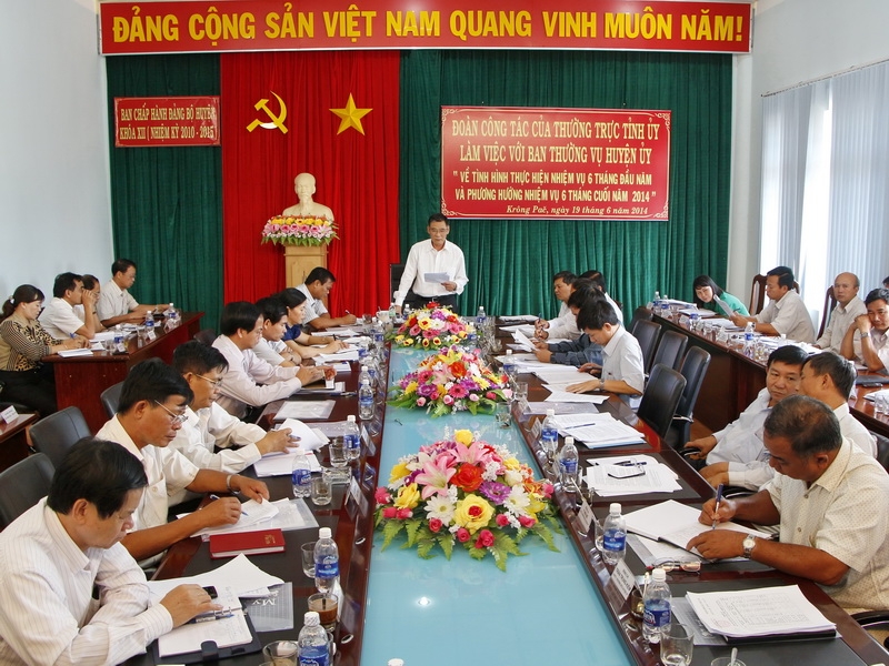 Quang cảnh buổi làm việc