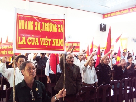 Nhân dân phường Thành Công biểu thị lòng yêu nước, bày tỏ quyết tâm bảo vệ chủ quyền biển đảo Tổ quốc.