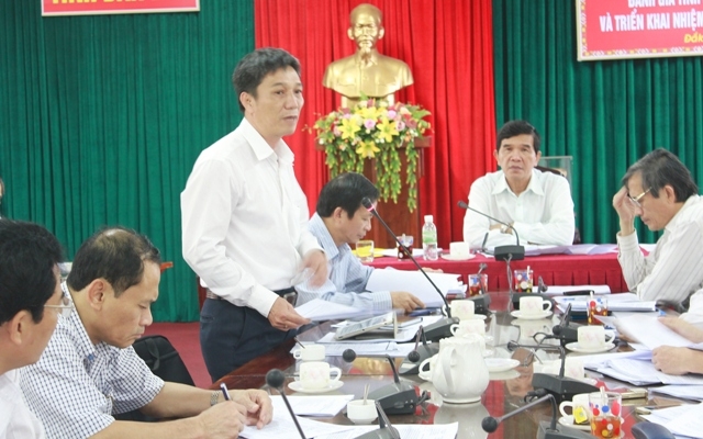Ông Lâm Tứ Toàn, Giám đốc Sở Xây dựng phát biểu tại buổi làm việc