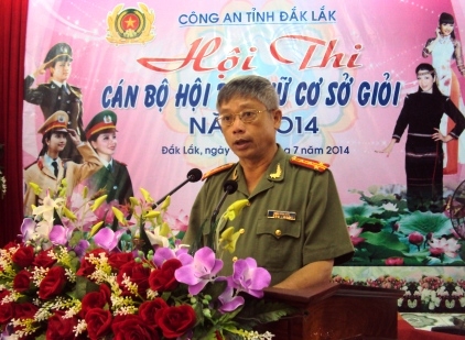 Đại tá Đoàn Đình Hón, Phó Giám đốc Công an tỉnh phát biểu khai mạc Hội thi.