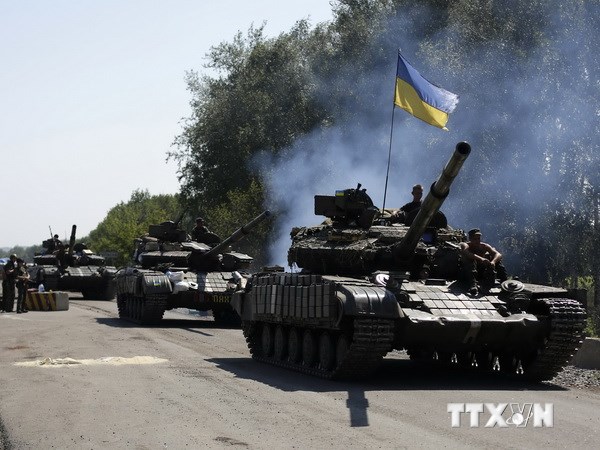Binh sĩ Ukraine tuần tra gần thành phố Debaltseve thuộc khu vực Donetsk. (Nguồn: AFP/TTXVN)