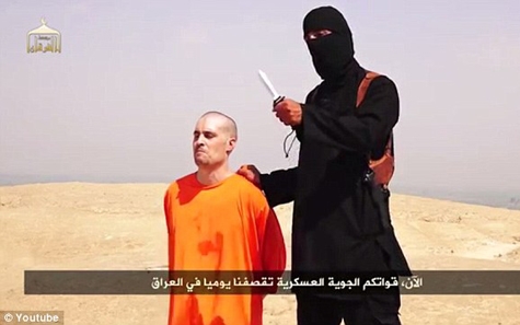 Hình ảnh nhà báo James Foley bị hành quyết trong đoạn Video do IS đăng tải trên Youtube.