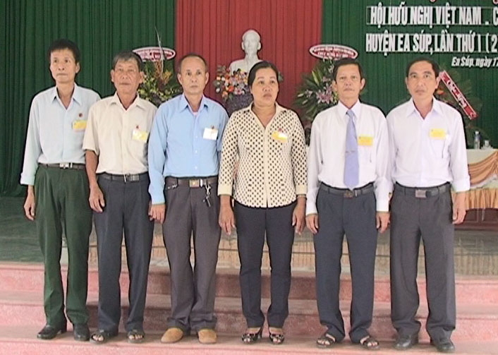  Ra mắt Ban Chấp hành Hội Hữu nghị Việt Nam - Campuchia huyện Ea Súp nhiệm kỳ 2014-2019.