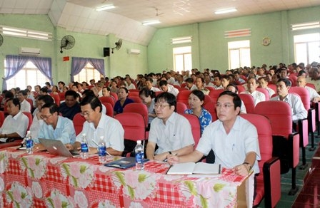 Đông đảo cử tri TP. Buôn Ma Thuột tham dự buổi tiếp xúc với Đoàn Đại biểu Quốc hội tỉnh.
