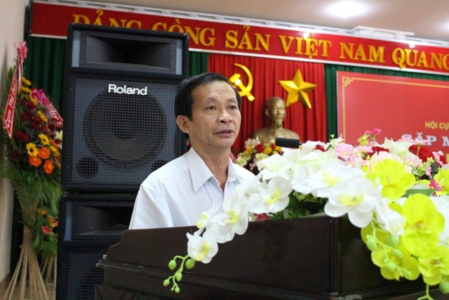Phó Chủ tịch UBND tỉnh Đinh Văn Khiết phát biểu tại buổi gặp mặt, tọa đàm.