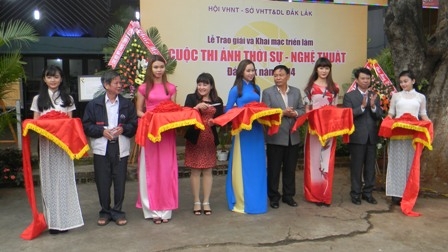 Ban tổ chức...