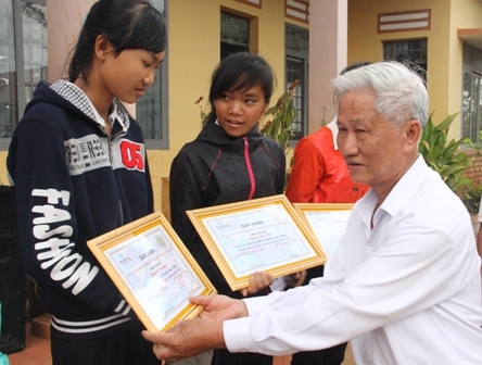 Phó Chủ tịch Hội Khuyến học tỉnh Trịnh Ổn 