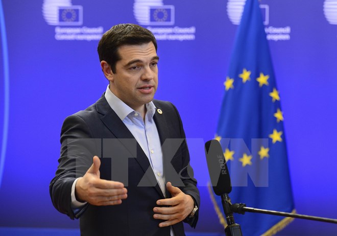 Thủ tướng Hy Lạp Alexis Tsipras trong cuộc họp báo tại Hội nghị thượng đỉnh Liên minh châu Âu ở Brussels, Bỉ ngày 23-4. (Nguồn: AFP/TTXVN)