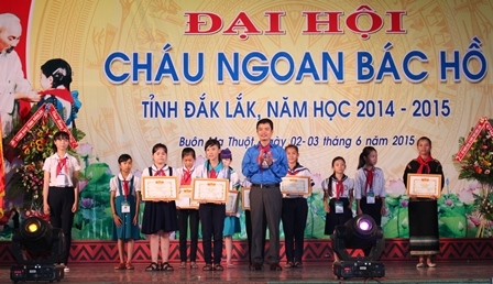 Ban tổ chức trao giải