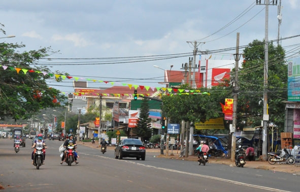 Một góc trung tâm huyện Krông Năng hiện nay.  Ảnh: G.N