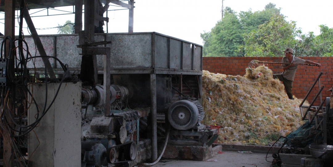 Một cơ sở tái chế rác thải tại xã Ea Huar, huyện Buôn Đôn