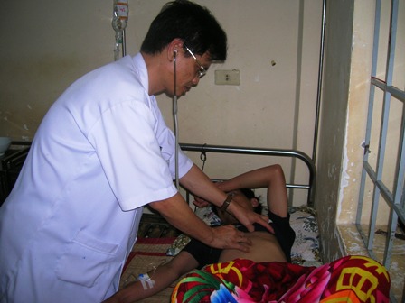 Một trường hợp mắc sốt xuất huyết điều trị tại Bệnh viện Đa khoa tỉnh.