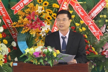 Thạc sĩ Nguyễn Hùng Vừa, Hiệu trưởng Trường Trung cấp Luật phát biểu tại Lễ khai giảng.