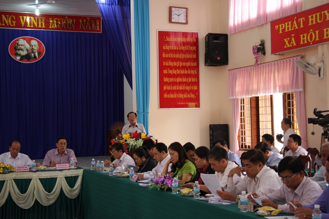 Lãnh đạo Huyện ủy M'Đrắk báo cáo tình hình công tác quý I - 2016