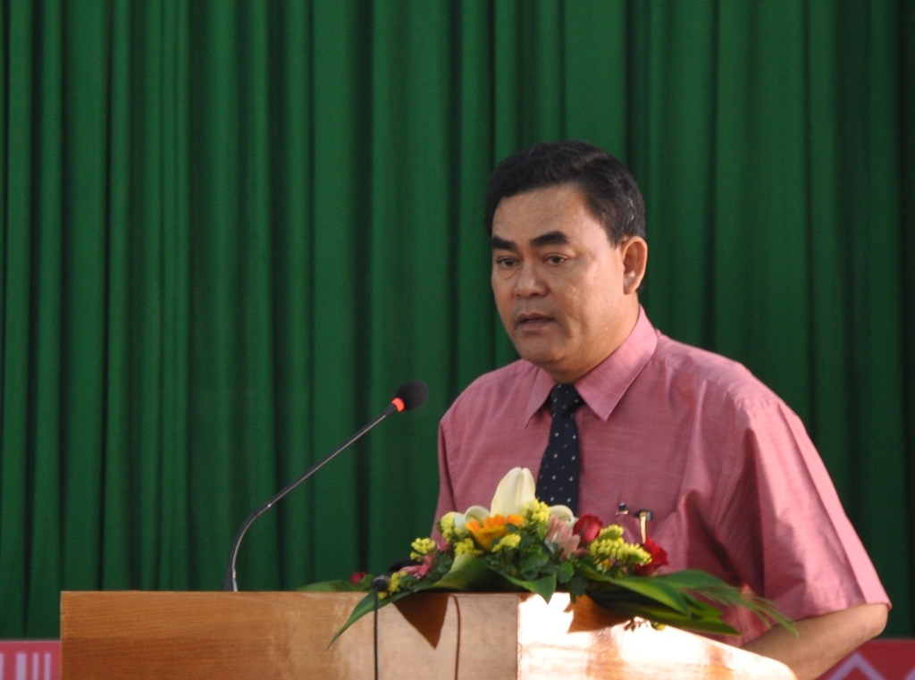 Phó Bí thư Tỉnh ủy, Chủ tịch HĐND tỉnh Y Biêr Niê phát biểu chỉ đạo tại kỳ họp