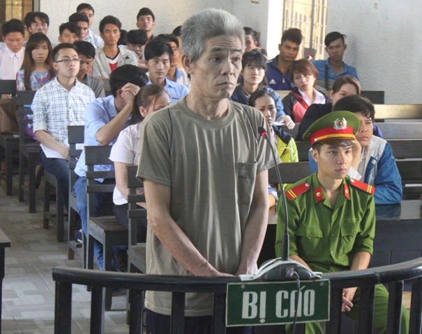 Bị cáo Hoàng Văn Vình tại phiên tòa.
