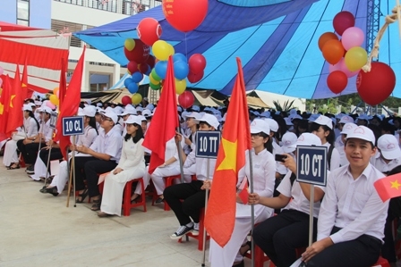Học sinh Trường THPT Chuyên Nguyễn Du (Đắk Lắk) trong ngày khai giảng. Ảnh minh họa