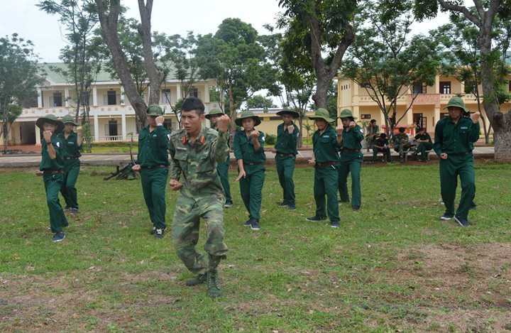 Chiến sĩ SIA luyện tập các thế võ tay không tại Tiểu đoàn 303