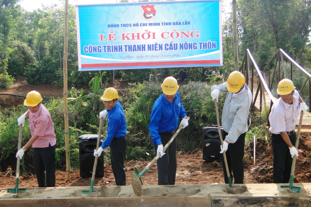 Khởi công xây dựng công trình thanh niên cầu nông thôn tại xã Quảng Tiến, huyện Cư M’gar