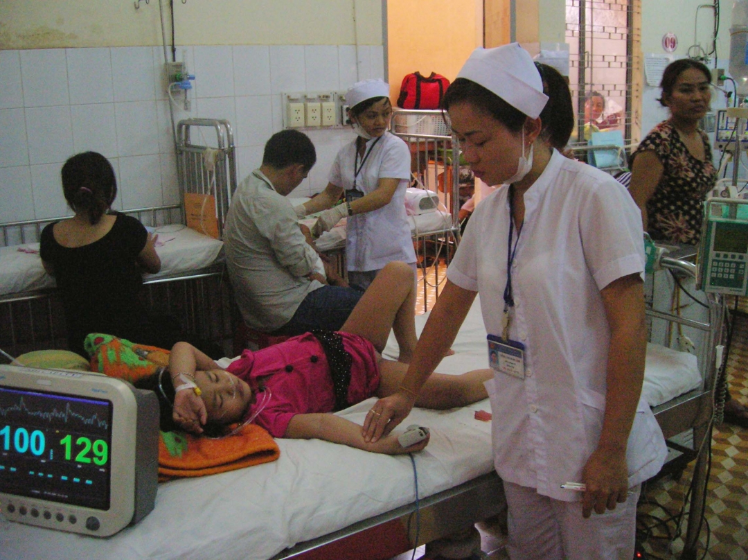 Bệnh nhân SXH điều trị tại khoa Hồi sức cấp cứu nhi và nhi sơ sinh, Bệnh viện Đa khoa tỉnh