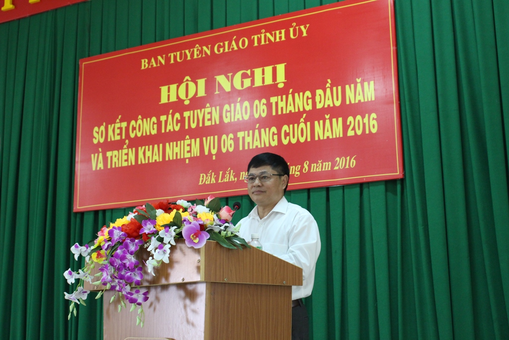 Phó Bí thư Thường trực Tỉnh ủy Phạm Minh Tấn phát biểu chỉ đạo tại hội nghị.