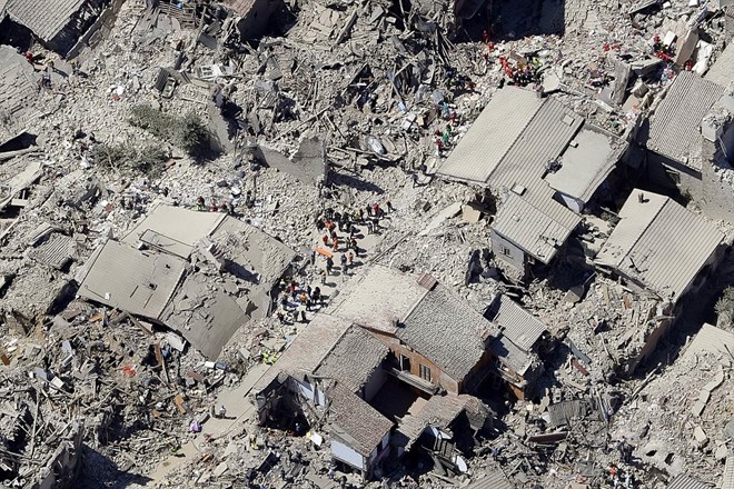 Thị trấn Amatrice (Italy) đã bị động đất tàn phá nặng nề. (Nguồn: Daily Mail)