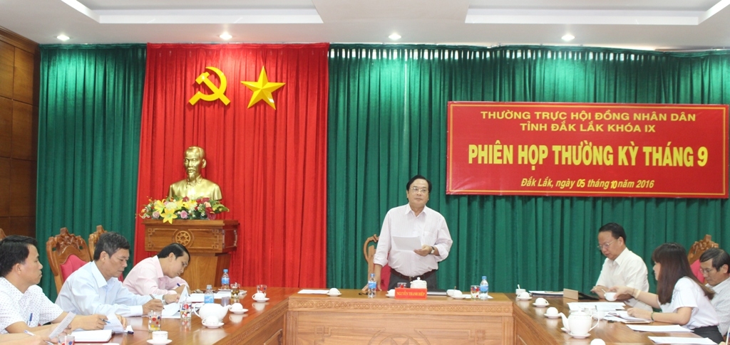 Phó Chủ tịch HĐND tỉnh Nguyễn Thanh Hiệp chủ trì phiên họp.