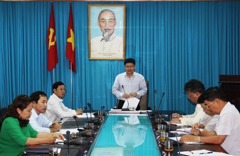 Phó Bí thư Thường trực Tỉnh ủy Phạm Minh Tấn phát biểu chỉ đạo tại cuộc họp