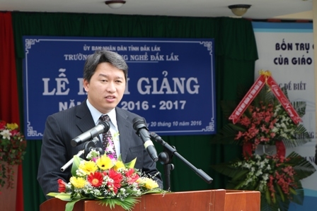 Ủy viên dự khuyết Trung ương Đảng, Phó Chủ tịch Thường trực UBND tỉnh Nguyễn Hải Ninh phát biểu tại Lễ khai giảng.