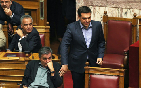 Thủ tướng Hy Lạp Alexis Tsipras tiến hành cải tổ Nội các nhằm nỗ lực đẩy nhanh việc thực hiện cải cách theo các điều kiện của gói cứu trợ quốc tế. (Ảnh: AP)