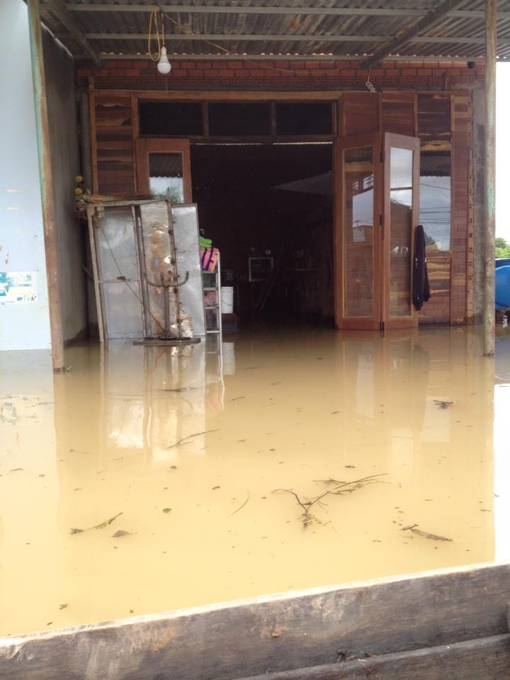 Nước lũ gây ngập lụt nhà dân ở các khu vực thôn 1, thôn 2 và thôn 3.