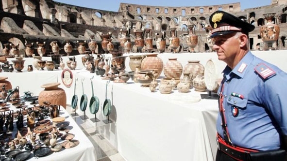 Những cổ vật bị đánh cắp được cảnh sát Italia thu hồi.