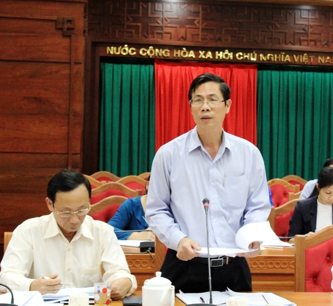 Giám đốc sở Kế hoạch đầu tư Đinh Xuân Hà trả lời thắc mắc của đại biểu tham dự cuộc họp
