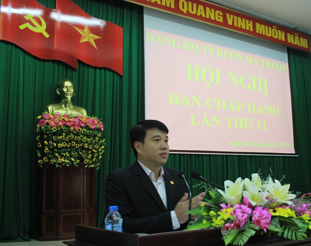 Ủy viên dự khuyết Trung ương Đảng, Bí thư Thành ủy Buôn Ma Thuột Y Thanh Hà Niê Kđăm phát biểu tại Hội nghị.
